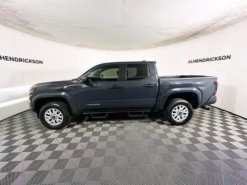 Used 2024 Toyota Tacoma Limited image 6