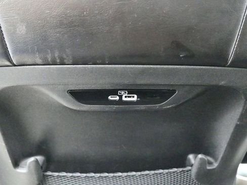 Used 2023 Chrysler Pacifica Touring-L image 25