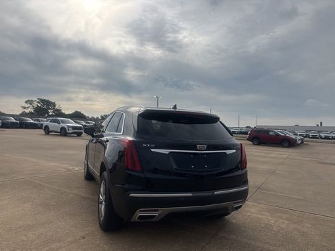 Used 2022 Cadillac XT5 Premium Luxury w/ Technology Package FWD image 17