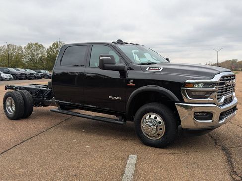 New 2026 RAM 3500 Big Horn AWD/4WD image 8