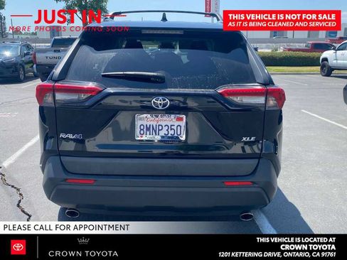 Used 2019 Toyota RAV4 XLE w/ Carpet Mat Package FWD image 4