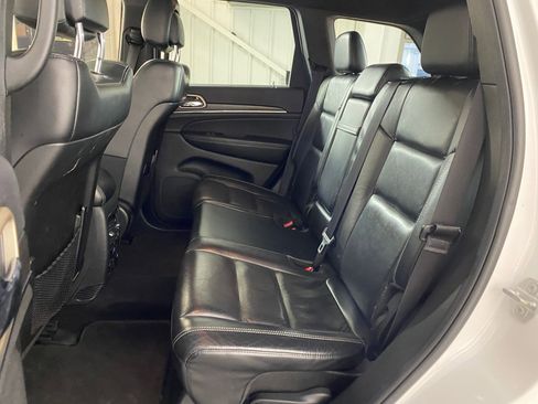Used 2017 Jeep Grand Cherokee Limited image 13