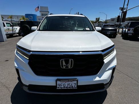 Used 2023 Honda Pilot Elite image 3