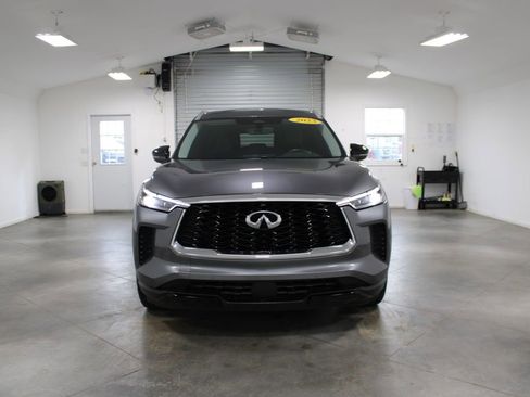 Used 2023 INFINITI QX60 Luxe FWD image 3