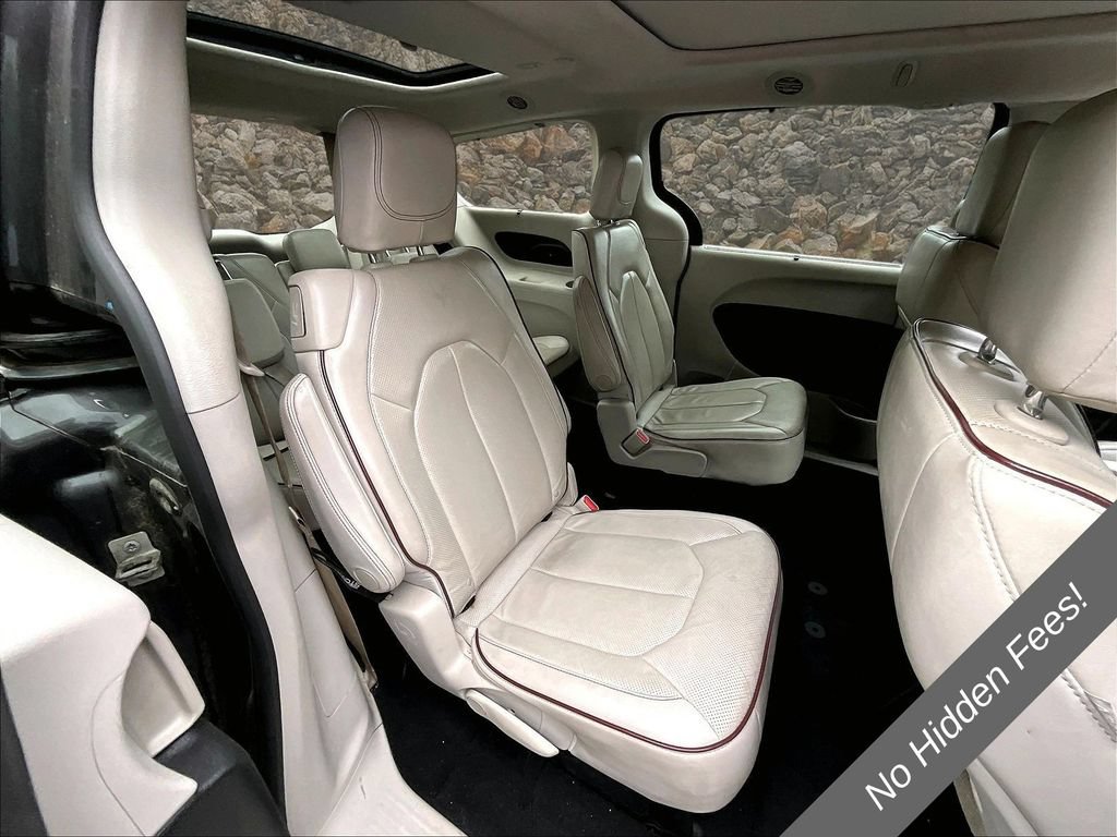 Used 2019 Chrysler Pacifica Limited FWD image 24