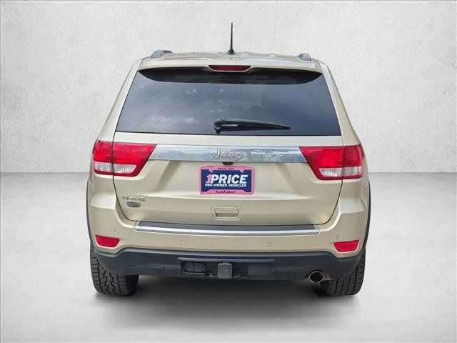 Used 2011 Jeep Grand Cherokee Overland AWD/4WD image 6