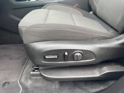 Certified 2020 Chevrolet Traverse LT FWD image 16