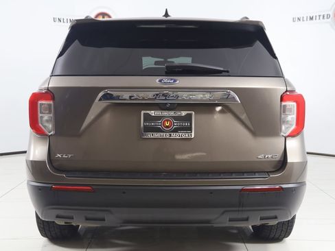 Used 2021 Ford Explorer XLT image 44