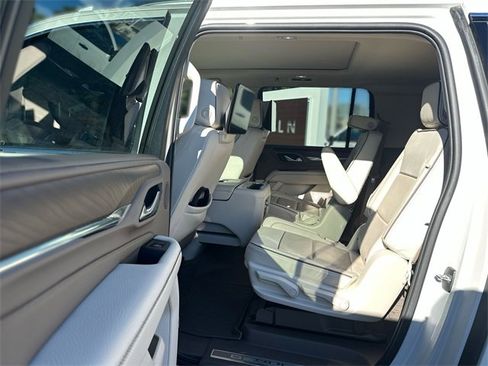 Used 2023 GMC Yukon XL Denali w/ Denali Reserve Package image 24
