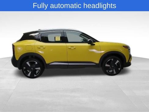 Used 2025 Nissan Kicks SR image 6