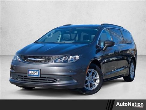 Used 2020 Chrysler Voyager Lxi image 1