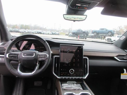 New 2026 GMC Acadia Denali Ultimate AWD/4WD image 17