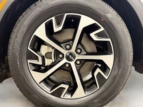 Used 2023 Kia Sportage EX image 30