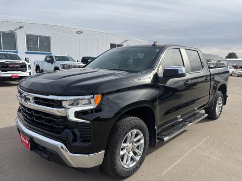 Used 2023 Chevrolet Silverado 1500 LT image 1