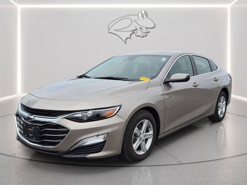 Used 2025 Chevrolet Malibu LS w/ LPO, Floor Liner Package FWD image 1