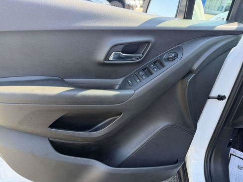 Certified 2020 Chevrolet Trax LT FWD image 19