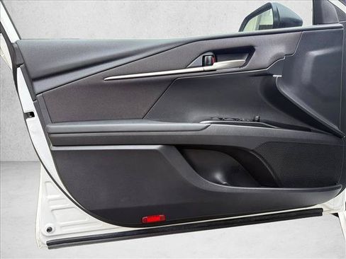 Used 2025 Toyota Camry LE w/ Convenience Package FWD image 10