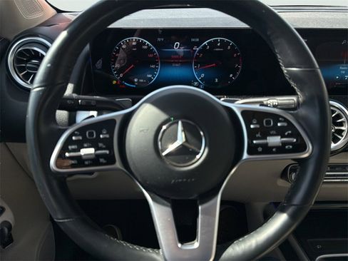 Certified 2023 Mercedes-Benz GLB 250 4MATIC image 11
