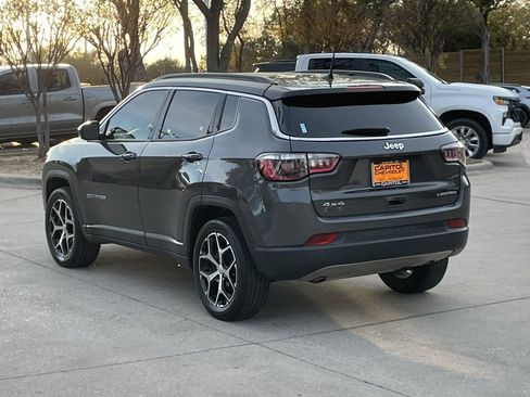 Used 2024 Jeep Compass Limited image 4