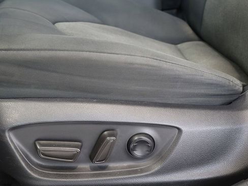 Used 2019 Toyota Camry LE FWD image 19
