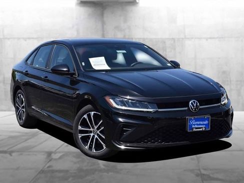 Used 2025 Volkswagen Jetta Sport FWD image 2