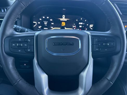 Used 2024 GMC Yukon Denali w/ Advanced Technology Package image 24