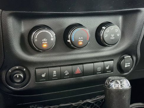 Used 2015 Jeep Wrangler Unlimited Sport AWD/4WD image 16