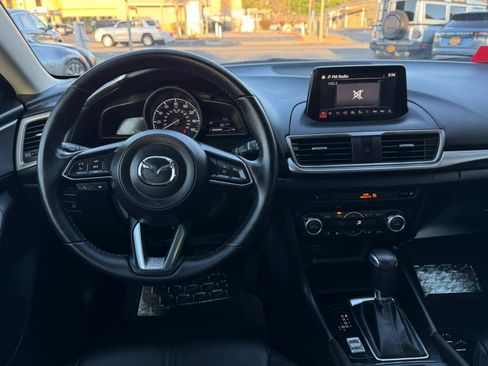Used 2018 MAZDA MAZDA3 Touring FWD image 24