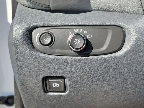 Used 2020 Chevrolet Blazer LT image 22