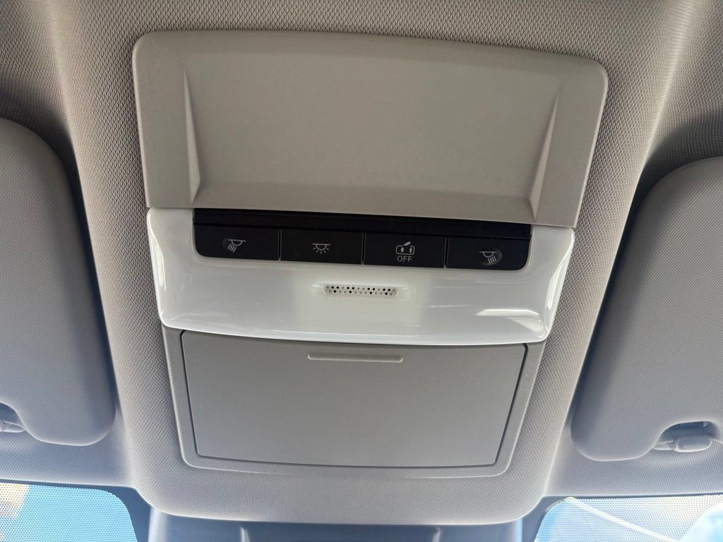 Used 2023 Nissan Rogue S AWD/4WD image 41