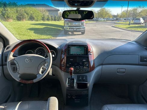 Used 2005 Toyota Sienna XLE Limited image 5