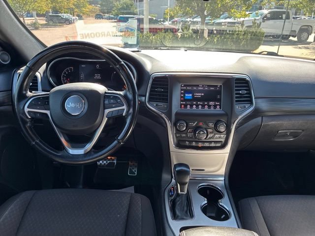 Used 2020 Jeep Grand Cherokee Laredo AWD/4WD image 19