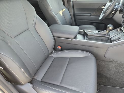 Used 2025 Lexus GX 550 w/ Accessory Package (Z1) AWD/4WD image 10