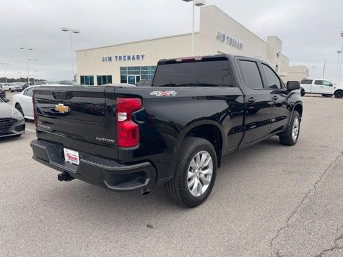 Used 2025 Chevrolet Silverado 1500 Custom image 3