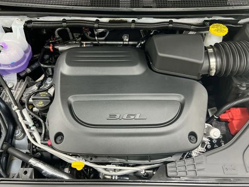 New 2026 Chrysler Pacifica Limited FWD image 27