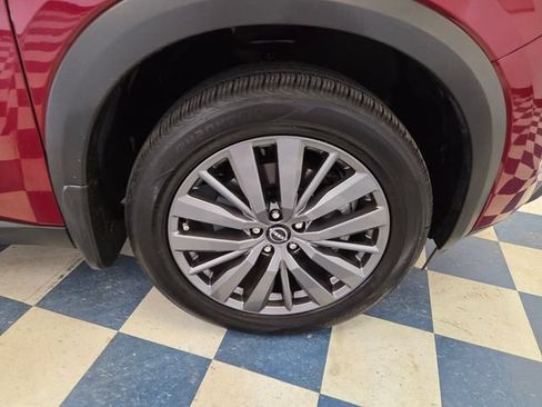 Used 2025 Nissan Pathfinder SL w/ SL Premium Package FWD image 9