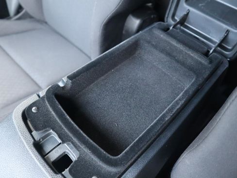 Used 2019 Jeep Grand Cherokee Laredo w/ 18" Wheel & 8.4" Radio Group image 84