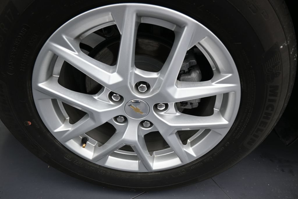 Used 2024 Chevrolet Equinox LS w/ LS Convenience Package FWD image 40