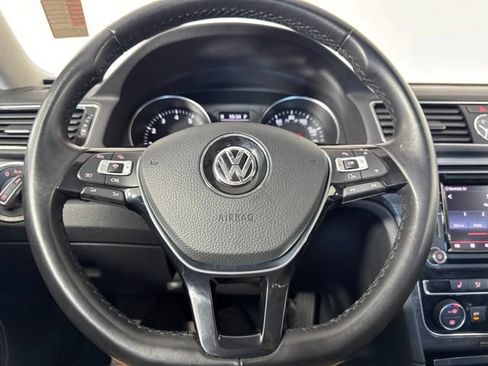 Used 2016 Volkswagen Passat 1.8T SE FWD image 18