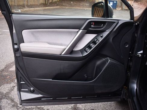 Used 2018 Subaru Forester 2.5i Premium image 12