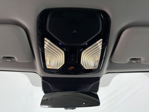 Used 2023 BMW X7 xDrive40i image 50