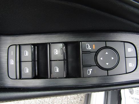 Used 2024 Nissan Rogue SV w/ SV Premium Package AWD/4WD image 12