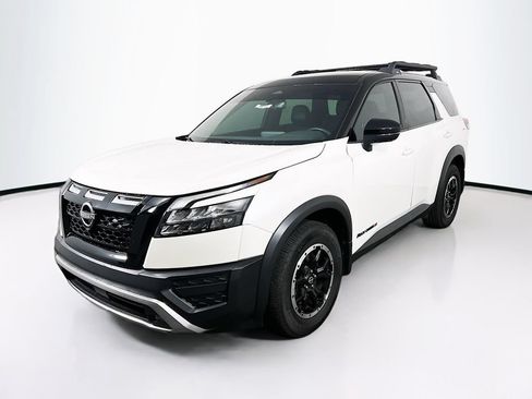 Used 2023 Nissan Pathfinder Rock Creek AWD/4WD image 3