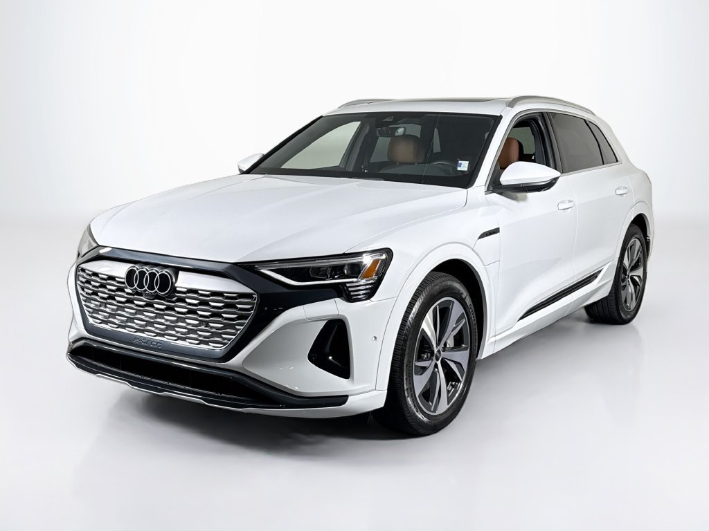 Used 2024 Audi Q8 e-tron Premium Plus AWD/4WD image 1