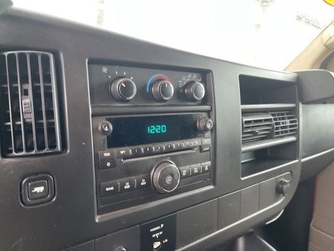 Used 2014 Chevrolet Express 3500 image 15