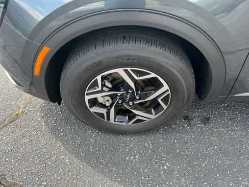 Certified 2025 Kia Sportage LX image 10