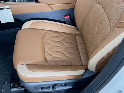 New 2026 Nissan Pathfinder Platinum image 17