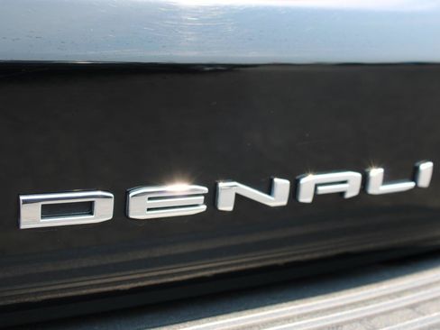 Used 2023 GMC Yukon Denali AWD/4WD image 8