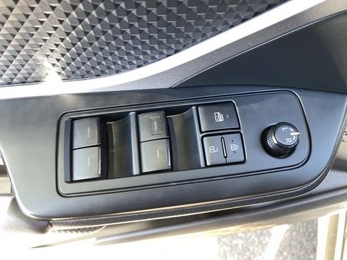 Used 2020 Toyota C-HR LE FWD image 21