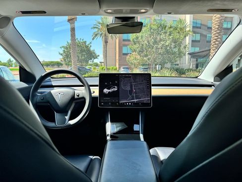 Used 2020 Tesla Model 3 Standard Range Plus RWD image 11